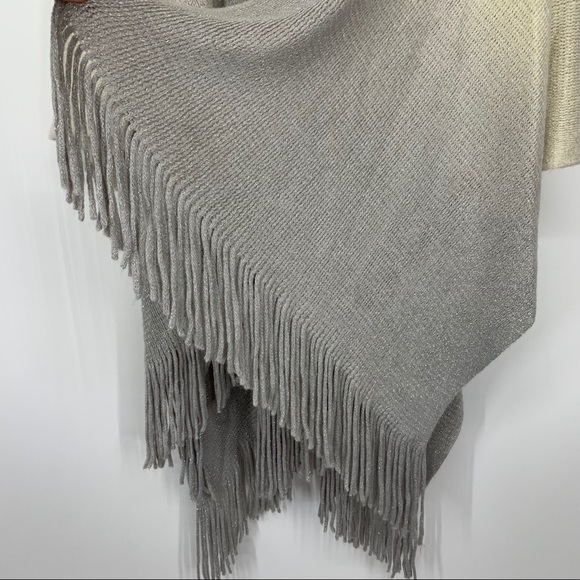 Maurices Ivory Cream Silver Fleck Gray Ombré Soft Knit Tassel Shawl Size OS - Picture 8 of 14
